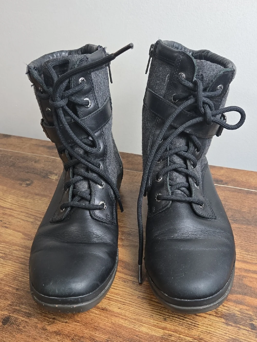 UGG Women's Kesey Waterproof Black Leather Wool Blend Winter Combat boots Sz 9.5